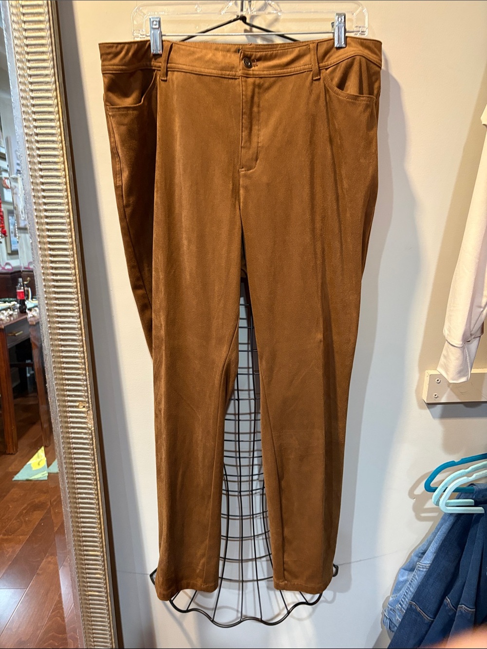 John Mark Straight-Leg Suede Pants in Chestnut Brown